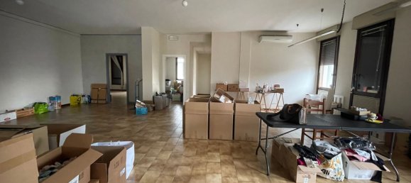 240m² Office in Conegliano, Italy No. 220850 2