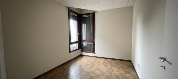 240m² Office in Conegliano, Italy No. 220850 6