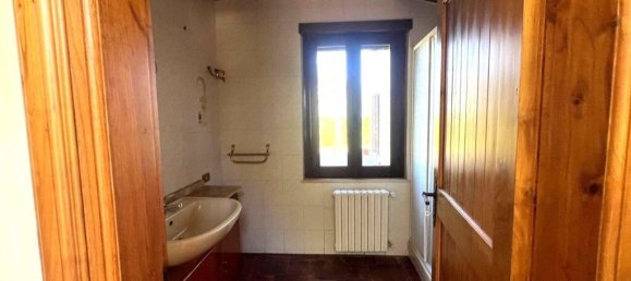 2 chambres Maison à Fontechiari, Italy No. 56392 10