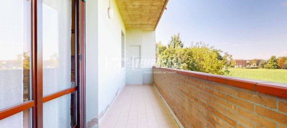 Studio in Reggio Emilia, Italy No. 273874 7