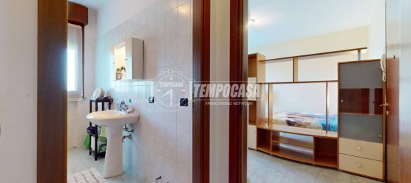 Studio in Reggio Emilia, Italy No. 273874 8