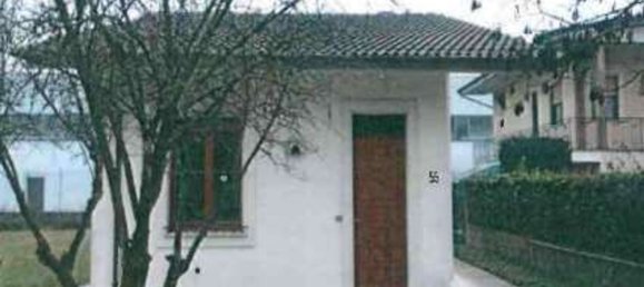 4 bedrooms Villa in Viadana, Italy No. 381824 2