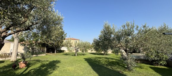 3 bedrooms Villa in Istres, France No. 345972 10