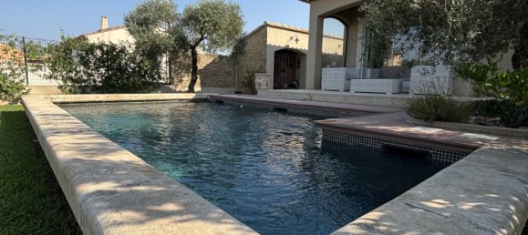 3 bedrooms Villa in Istres, France No. 345972 2