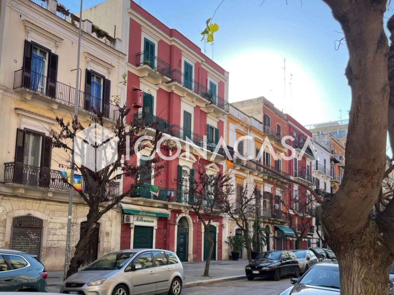 Gewerbliche Immobilie in Bari, Italy 145m², Nr. 25549