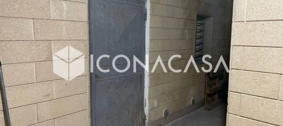 Gewerbliche Immobilie in Bari, Italy 145m², Nr. 25549 4