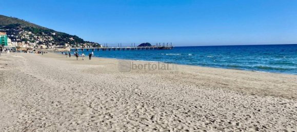 Apartamento de 7 habitaciónes en Alassio, Italy No. 28991 37