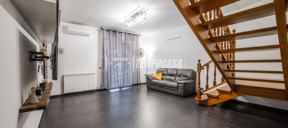 3 Schlafzimmer Haus in Castelvetro di Modena, Italy, Nr. 77483 2