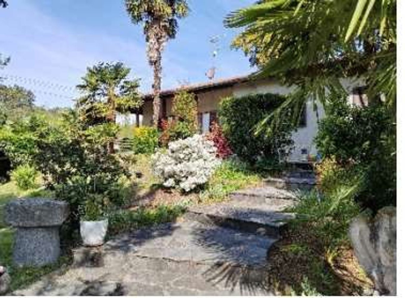 9 bedrooms House in Mercallo, Italy No. 385437