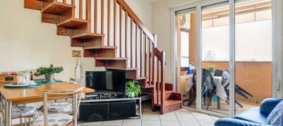 3 Schlafzimmer Doppelhaus in Rescaldina, Italy, Nr. 360691 6