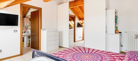 3 Schlafzimmer Doppelhaus in Rescaldina, Italy, Nr. 360691 18