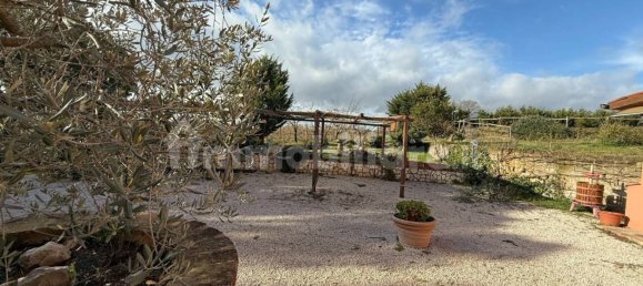 5 rooms Building in Castiglione del Lago, Italy No. 138068 17