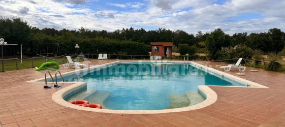 5 rooms Building in Castiglione del Lago, Italy No. 138068 4