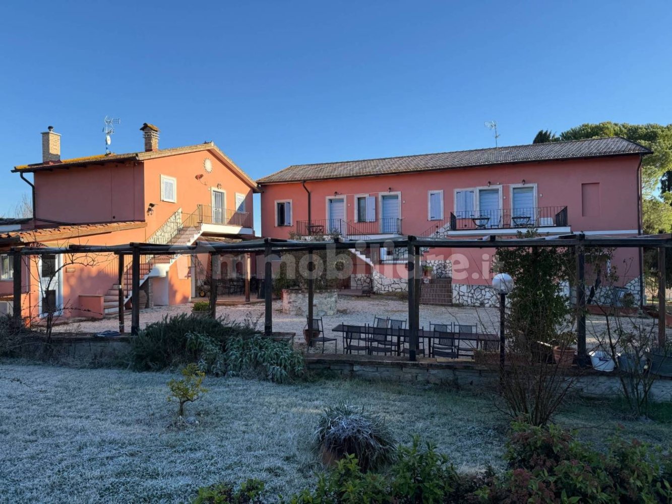 5 rooms Building in Castiglione del Lago, Italy No. 138068
