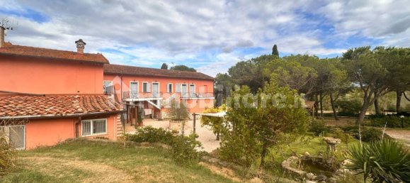 5 rooms Building in Castiglione del Lago, Italy No. 138068 3
