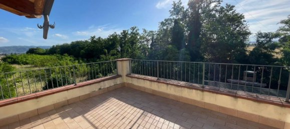 3 bedrooms Villa in Bastia Umbra, Italy No. 108988 9