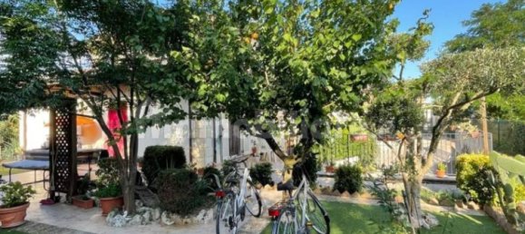 3 bedrooms Villa in Bastia Umbra, Italy No. 108988 23