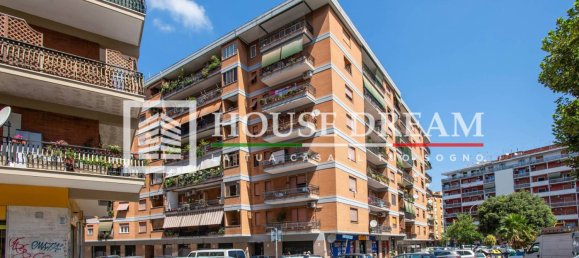 3 bedrooms Apartment in Rome, Italy No. 321428 2