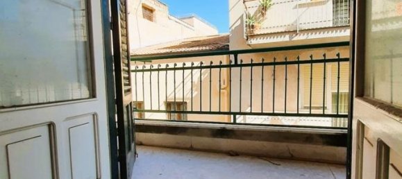 3 rooms Apartment in Bagheria, Italy No. 103583 3