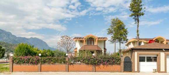 Villa de 3+1 en Kemer, Turkey No. 28645 7