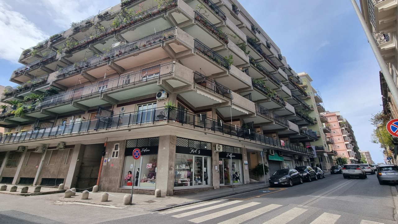 6 rooms Office in Milazzo, Italy No. 68983