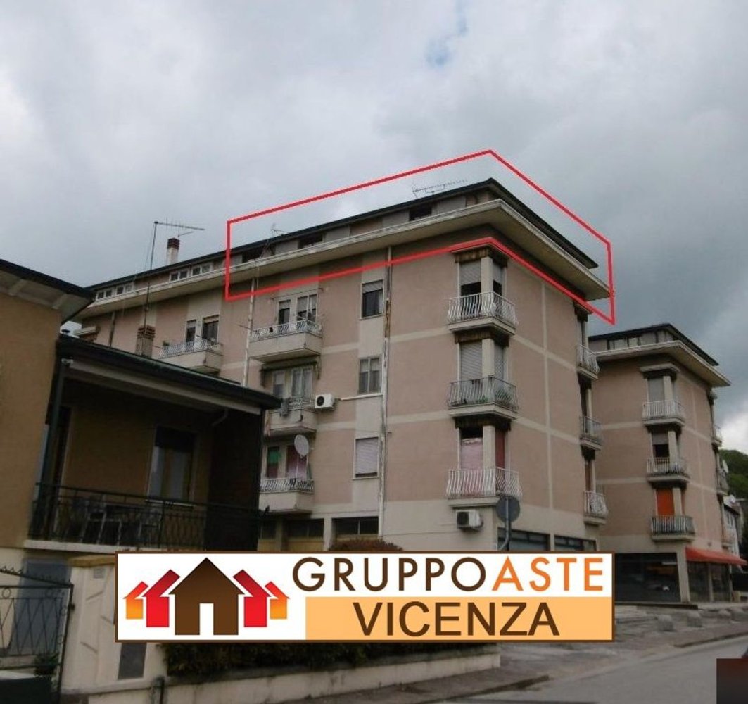 5 rooms Apartment in Montebello Vicentino, Italy No. 210291