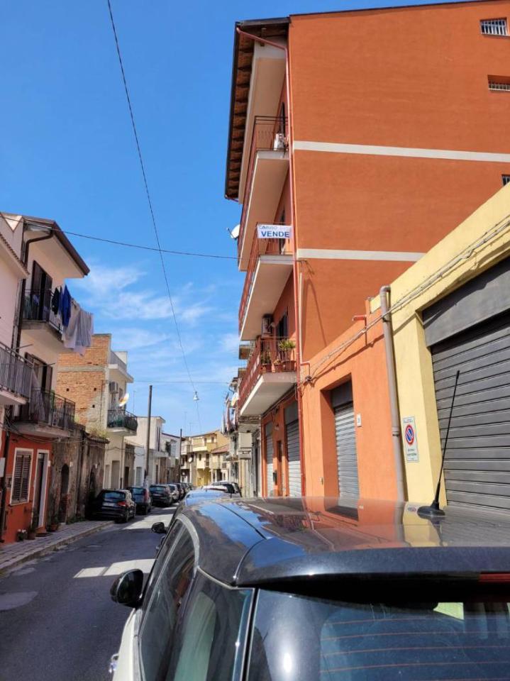 Квартира с 4 комнатами в Барчеллона Поццо ди Готто, Италия № 109411