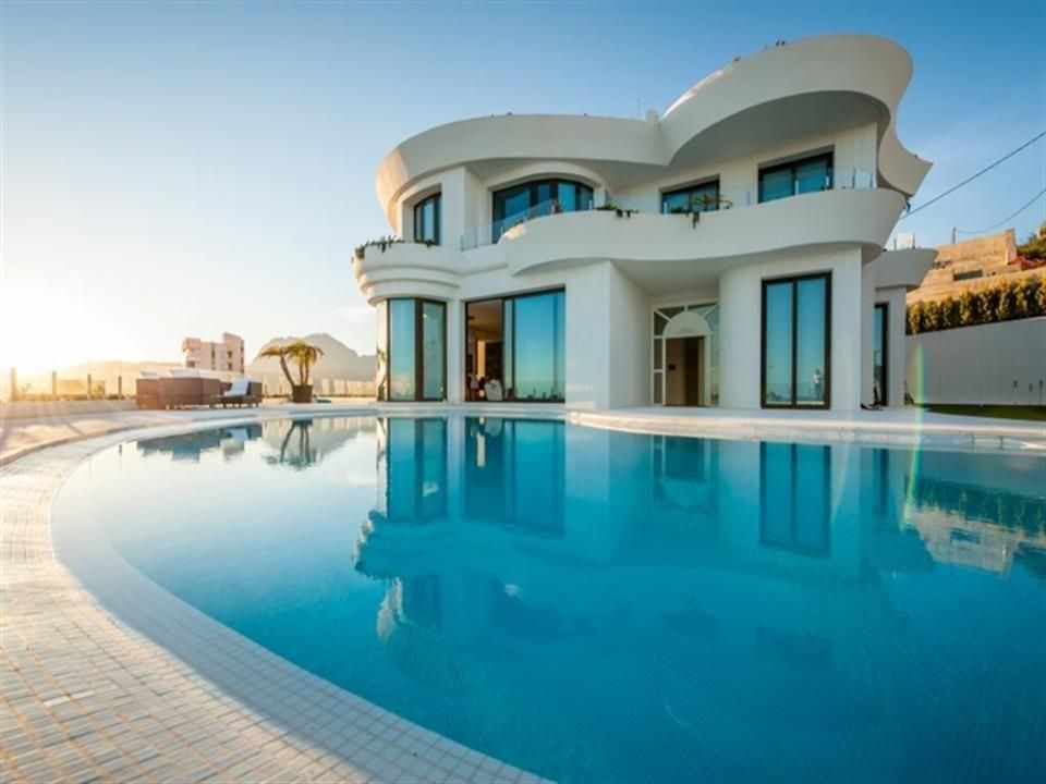 5 bedrooms Villa in Benidorm, Spain No. 12119