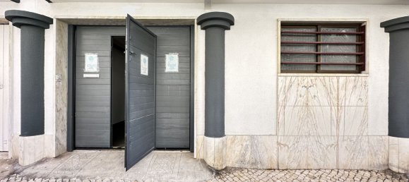 87m² Garage in Almada, Portugal No. 73140 4