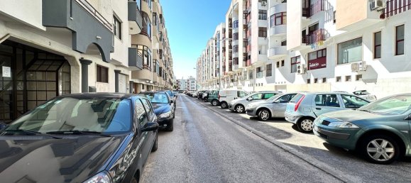 87m² Garage in Almada, Portugal No. 73140 2