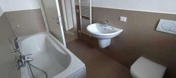 3 rooms Apartment in Marostica, Italy No. 11723 9