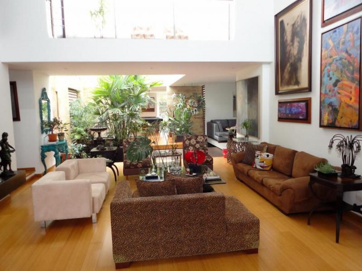 Casa de 4 dormitorios en Bogotá, Colombia No. 11349