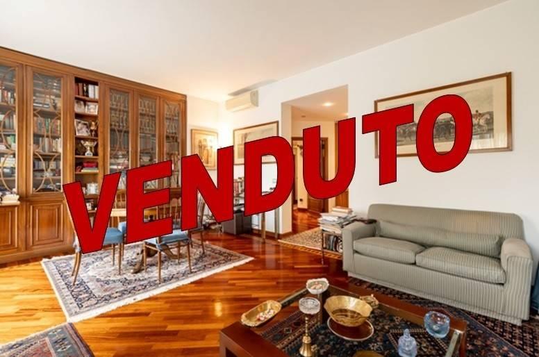 3 rooms Apartment in Milan, Italy No. 247645