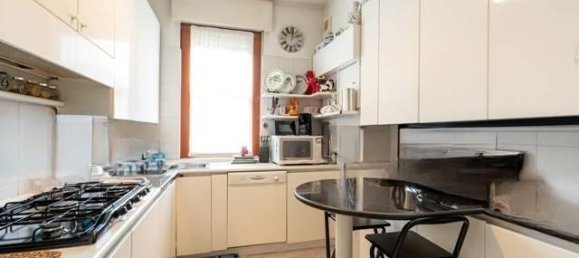 3 rooms Apartment in Milan, Italy No. 247645 7