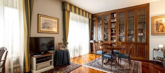 3 rooms Apartment in Milan, Italy No. 247645 2