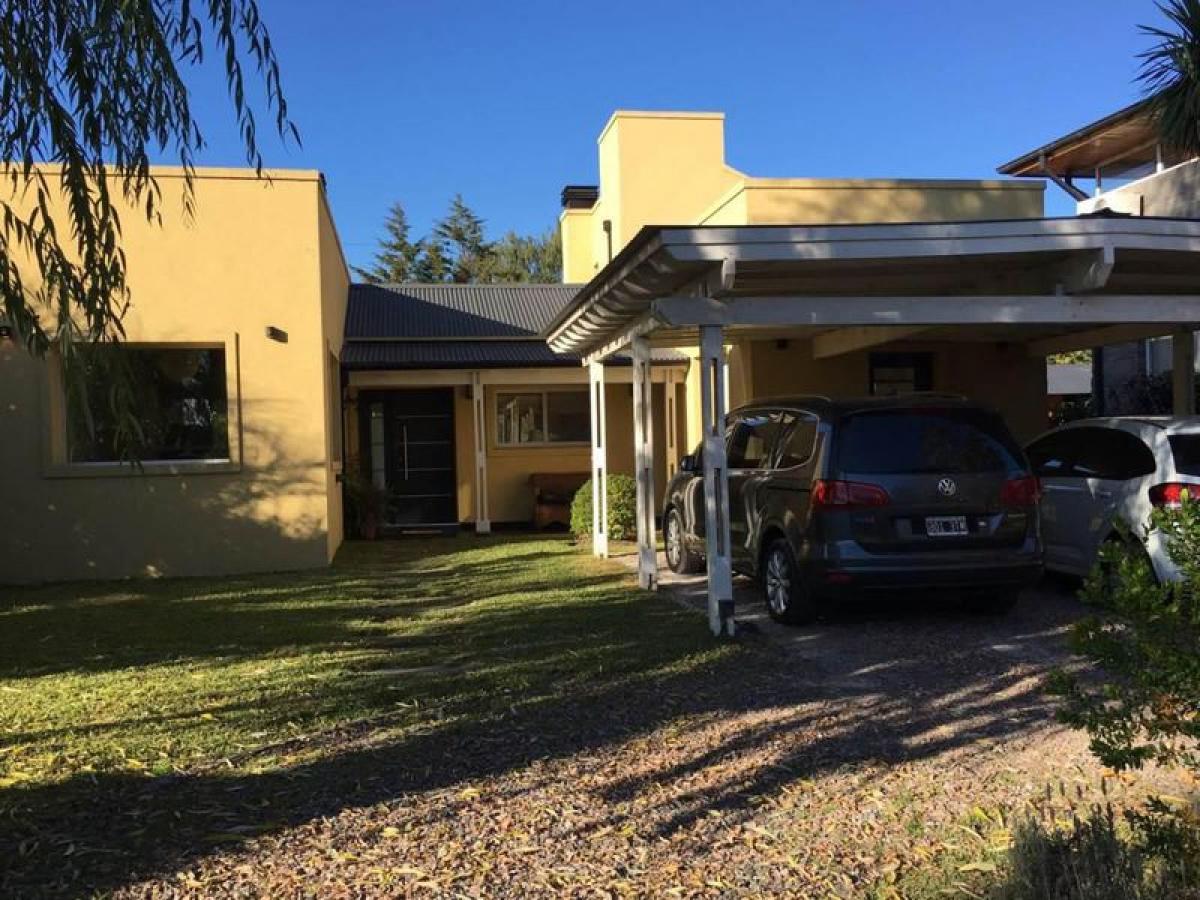 3 bedrooms House in Moreno, Argentina No. 55770