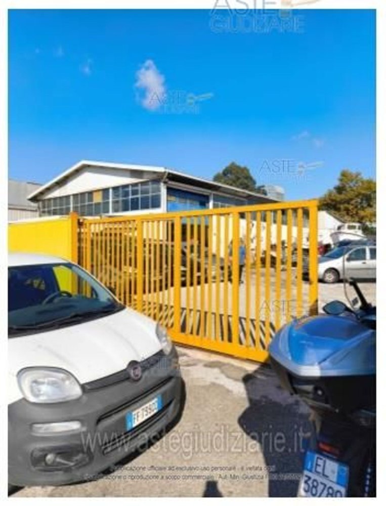 Gewerbliche Immobilie in Collesalvetti, Italy 76m², Nr. 355216