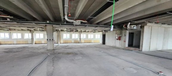 654m² Office in Concorezzo, Italy No. 359771 2