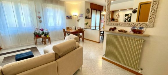 3 bedrooms Apartment in Udine, Italy No. 300504 5