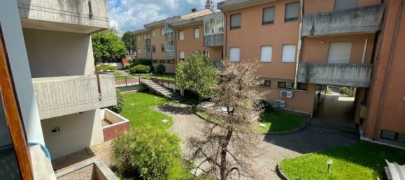 3 bedrooms Apartment in Udine, Italy No. 300504 12