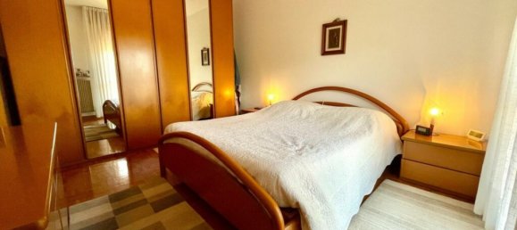 3 bedrooms Apartment in Udine, Italy No. 300504 14