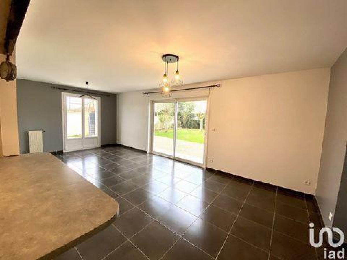 4 bedrooms House in Galgon, France No. 4790