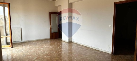 Apartamento de 6 habitaciónes en Vittoria, Italy No. 3136 7