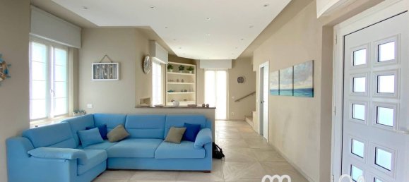 3 غرف نوم بانتهاوس في Montignoso, Italy رقم 106395 21