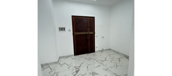 Apartamento de 4 dormitorios en Rome, Italy No. 16869 3