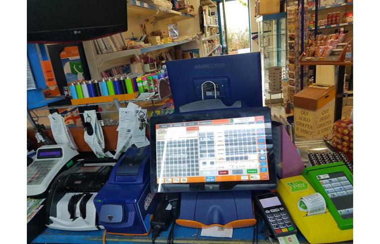 Propiedad comercial de 1 habitación en Pietrasanta, Italy No. 252770