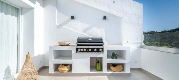 Apartamento de 2 dormitorios en Marbella, Spain No. 41649 3