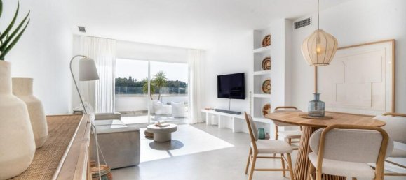 Apartamento de 2 dormitorios en Marbella, Spain No. 41649 4