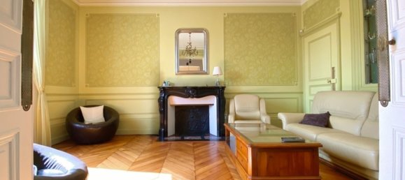 8 bedrooms House in Chartres, France No. 69646 11