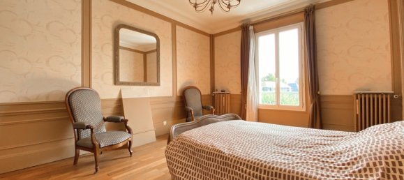 8 bedrooms House in Chartres, France No. 69646 15